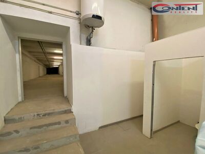 Exkluzivně pronájem podzemních komerčních prostor 2.000 - 3.000 m², Praha - 1304