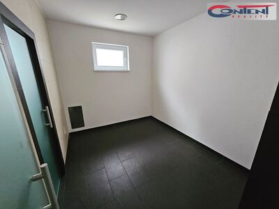 Pronájem zpevněné plochy 1.450 m², Plzeň, D5 - 5669