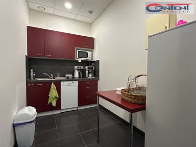 Prodej komerčního areálu 4.300 m², Praha 9 - Satalice - 13555