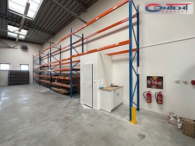 Pronájem skladu 300 m², Vestec - 17775