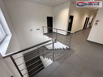Pronájem kancelářských prostor 165 m², Praha - Malešice - 26517