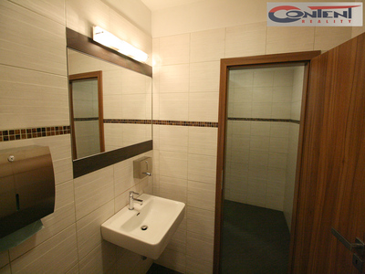 Pronájem kanceláří 210 m², Praha 8 - Dolní Chabry - 63000