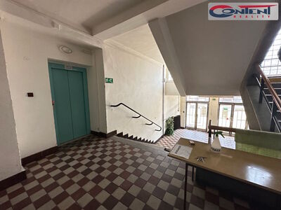 Pronájem skladu, výrobních prostor 1.009 m², Plzeň - Skvrňany - 63010