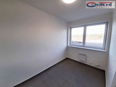 Pronájem skladu, výrobních prostor 2.110 m², Kladno - 64464