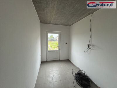 Pronájem skladu, výrobních prostor 867m², Městec Králové - 64750