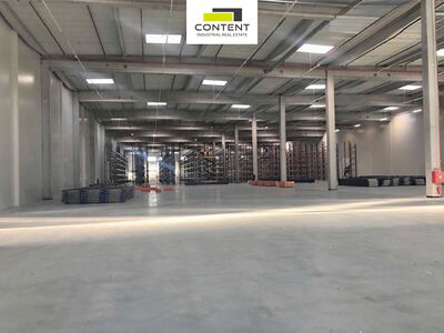 Pronájem skladu, výrobních prostor 3.800 m², Kozomín, D8 - 82351