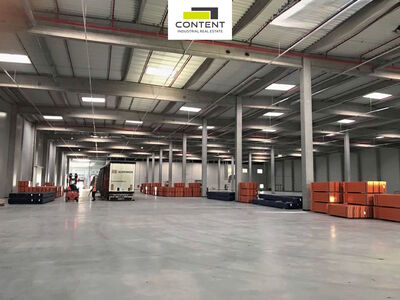 Pronájem skladu, výrobních prostor 3.800 m², Kozomín, D8 - 82352