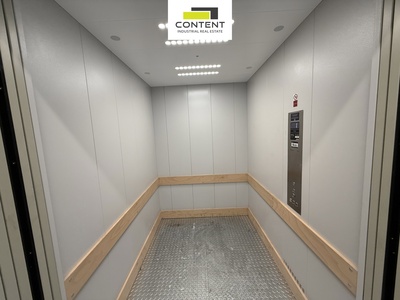 Prodej komerčního areálu 12.792m², Praha - Východ  - 84656