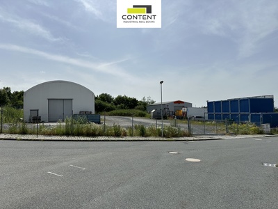 Pronájem zpevněného pozemku o velikosti 2.677 m² na D1, exit 15 - 88697