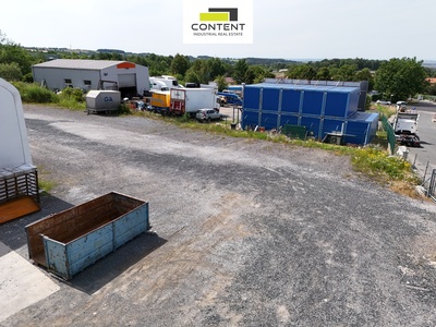 Pronájem zpevněného pozemku o velikosti 2.677 m² na D1, exit 15 - 88699