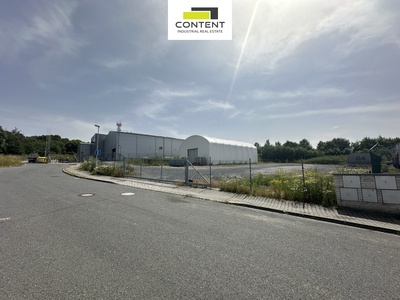 Pronájem zpevněného pozemku o velikosti 2.677 m² na D1, exit 15 - 88694