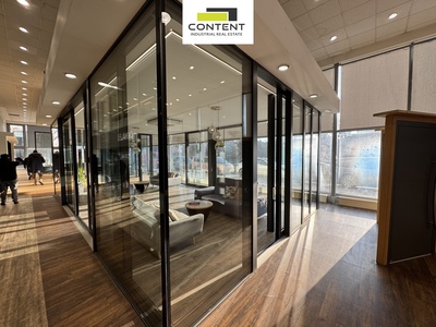 Pronájem showroomu  1100 - 1500 m², Praha Pankrác, 5. května - 98189