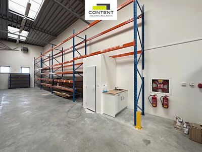 Pronájem skladu 300 m², Vestec - 98523