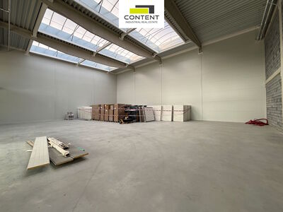 Pronájem skladu, výrobních prostor 737 m², Plzeň - Skvrňany, D5 - 99391