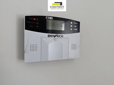 Prodej samostatného komerčního areálu 4387 m², skladové prostory 1.160 m², Býkev - 102851