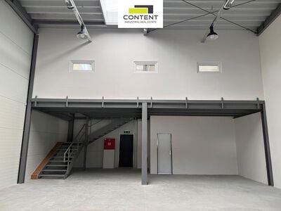 Prodej samostatného komerčního areálu 4387 m², skladové prostory 1.160 m², Býkev - 102853
