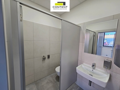 Pronájem skladu, výrobních nebo obchodních prostor 1261 m², Karlovy Vary - Dvory - 109977
