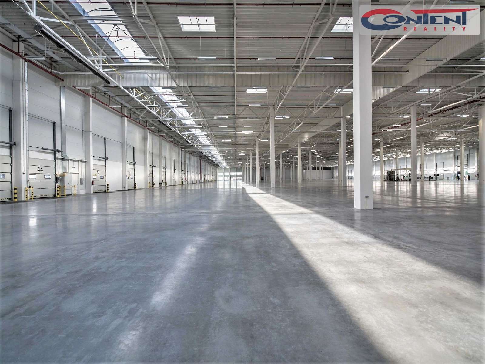 Pronájem skladu, výrobních prostor 8.000 m² Ostředek, D1