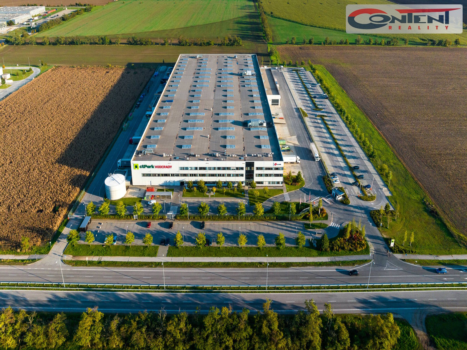 Pronájem skladu, výrobních prostor 5.444 m², Voděrady