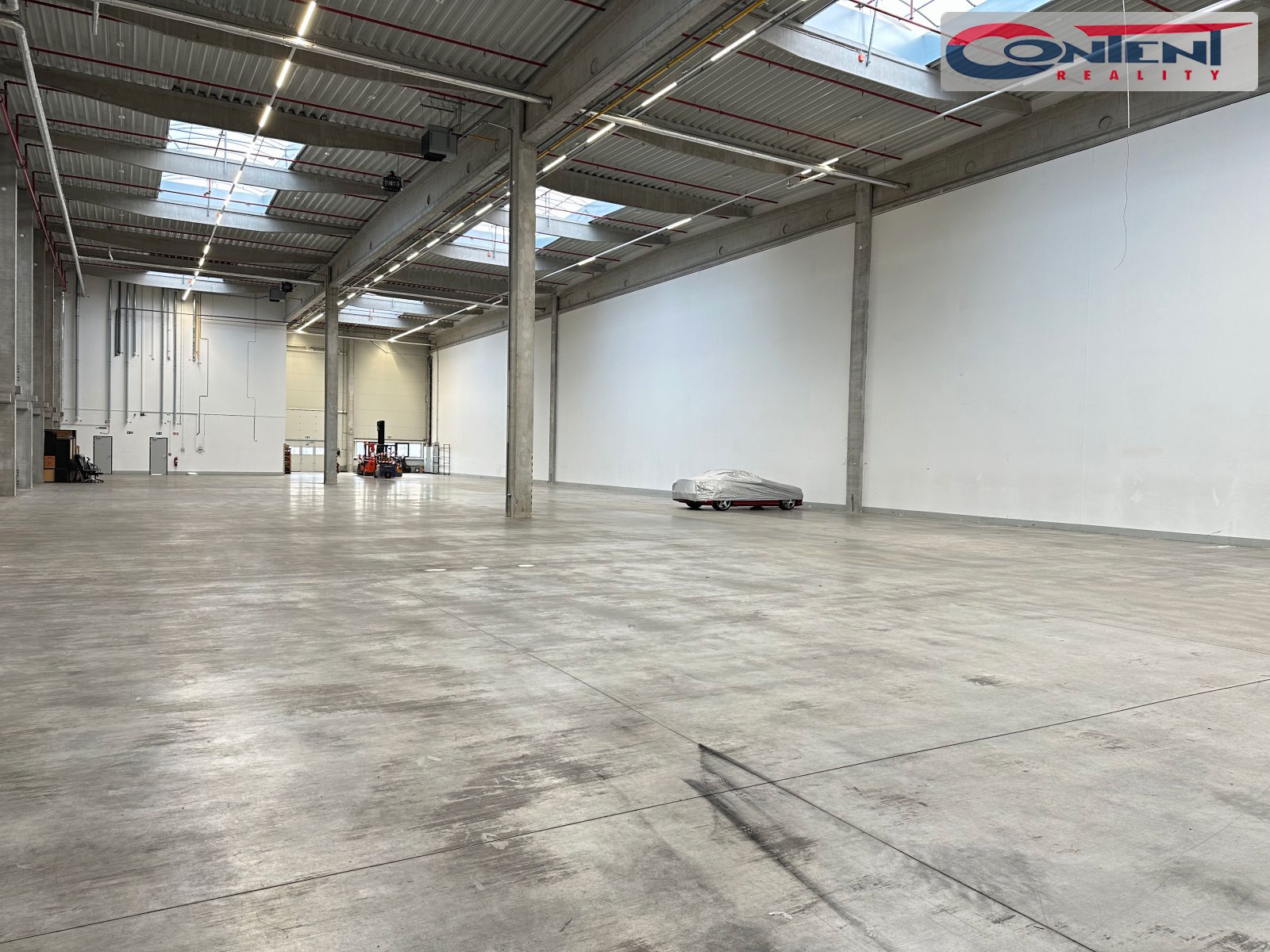 Pronájem novostavby skladu, výrobních prostor 4.300 m², Zápy, Praha-východ, D10