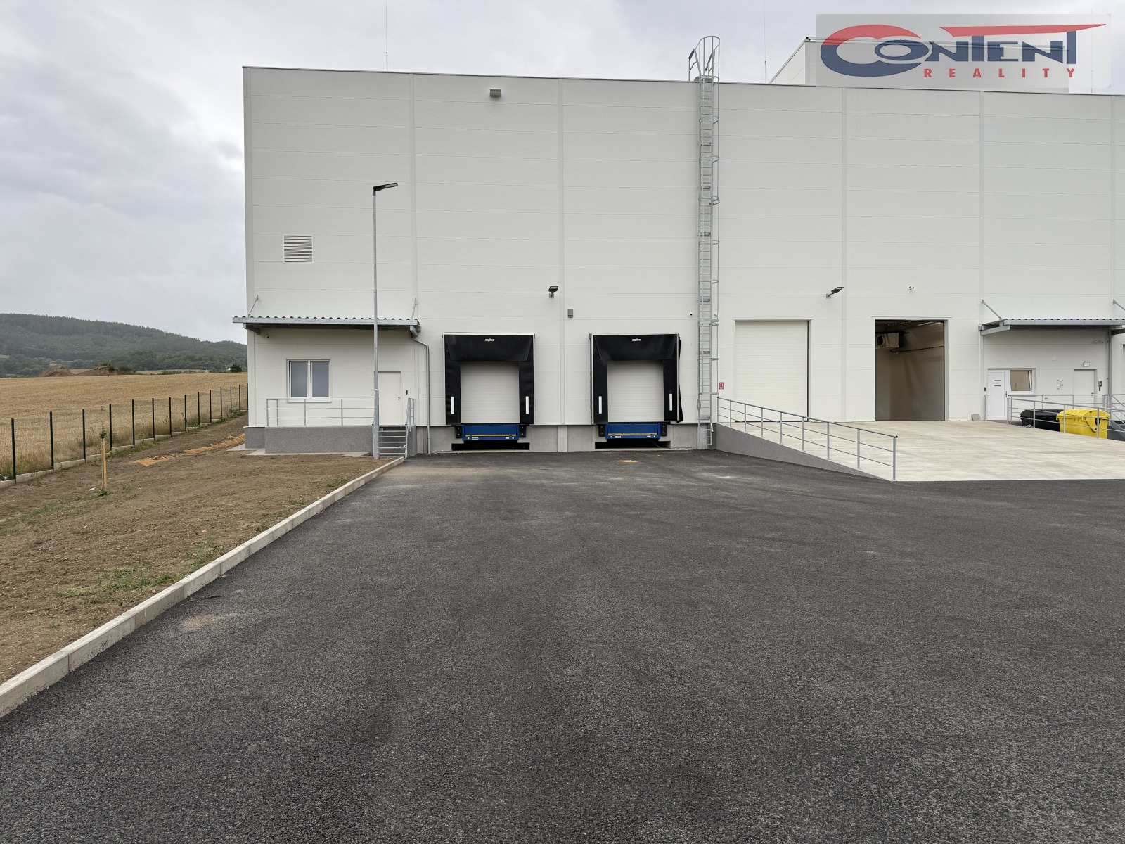 Pronájem novostavby skladu, výrobních prostor 1.000 m², Zdice, D5