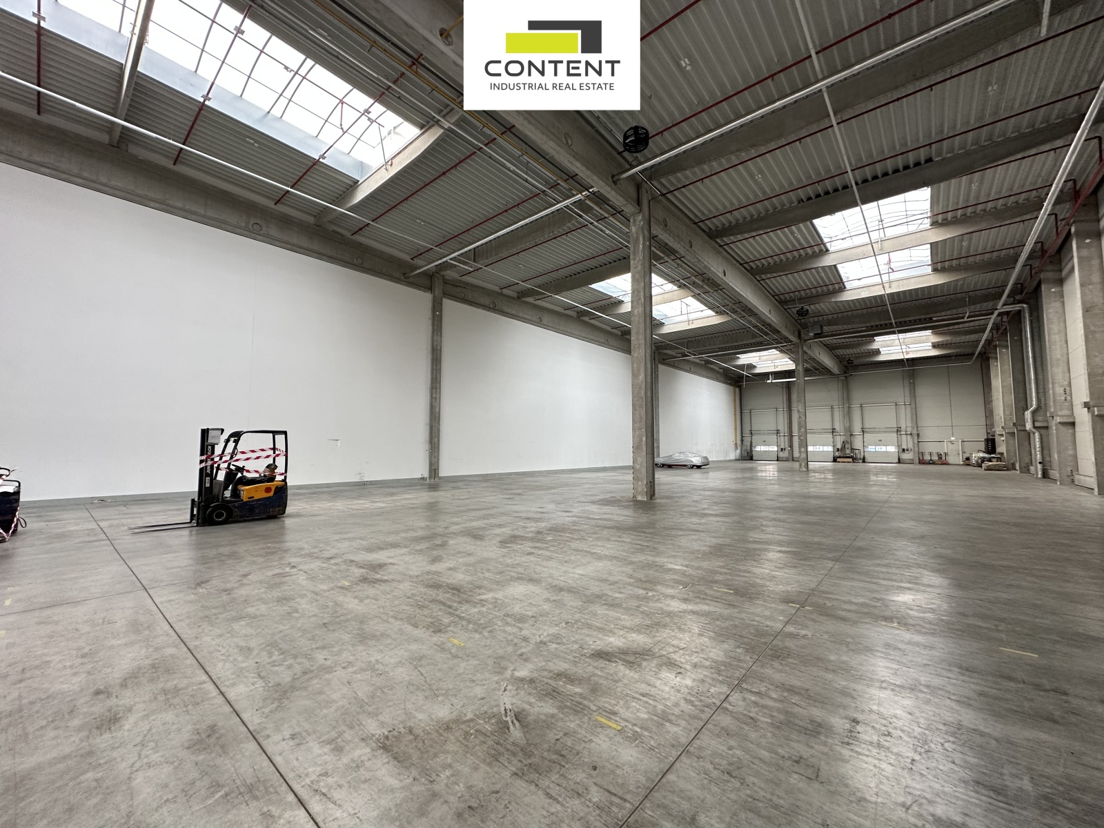 Pronájem novostavby skladu, výrobních prostor 4.859 m², Zápy, Praha-východ, D10