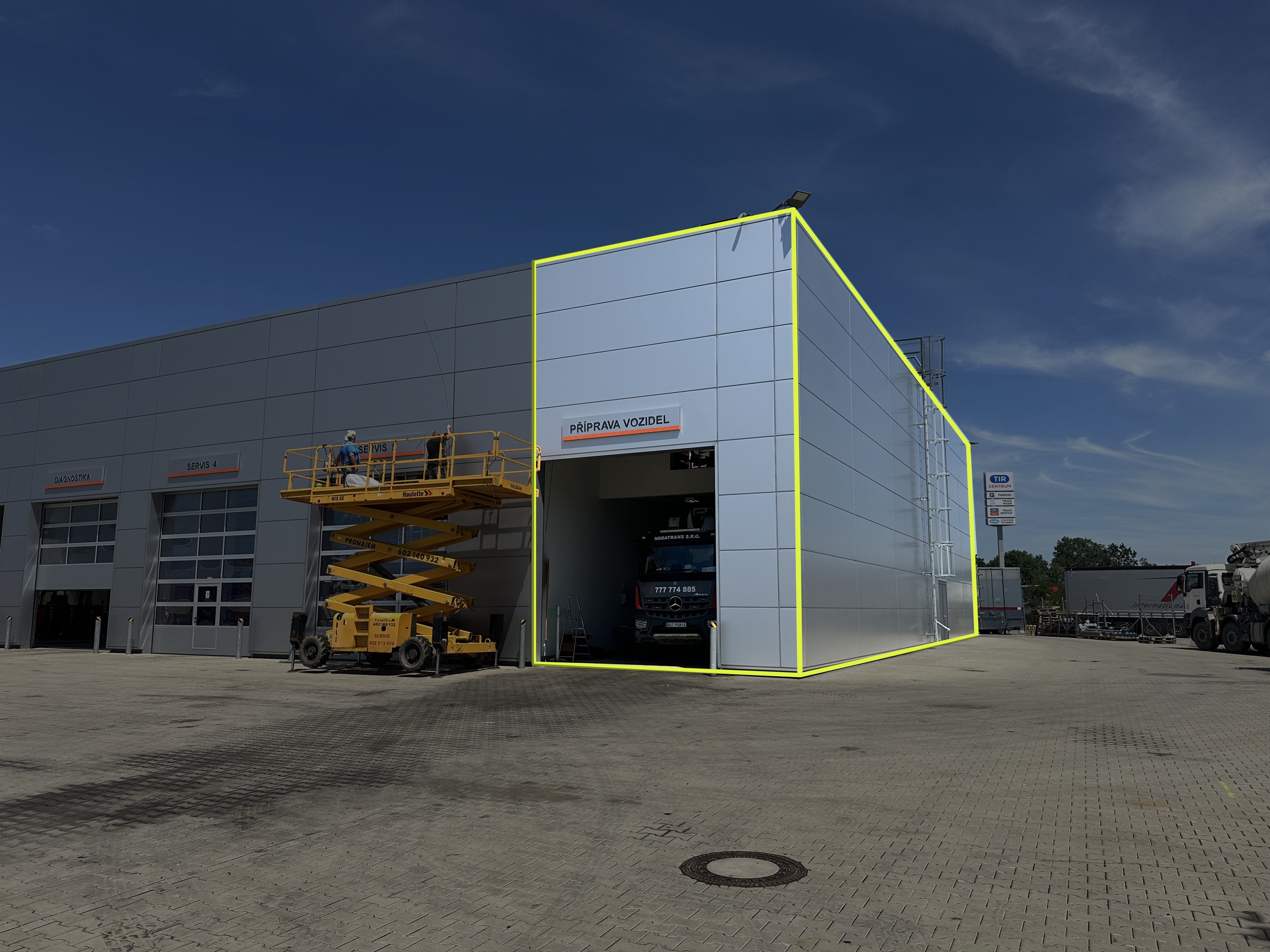Pronájem skladu, výrobních prostor  301 m², Všechromy, D1