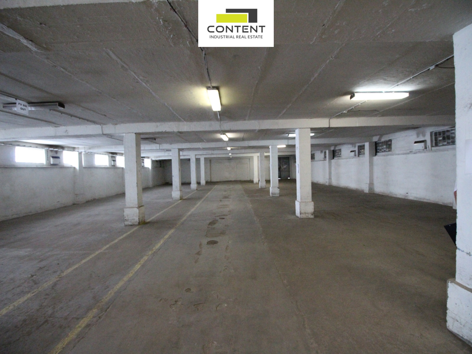 Pronájem skladu nebo výrobních prostor 903 m², Praha 9
