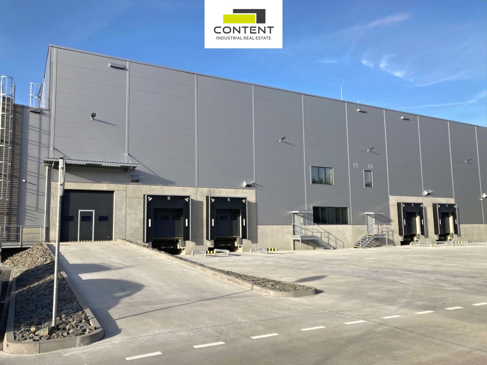 Pronájem skladu, výrobních prostor 660 m², Jičín